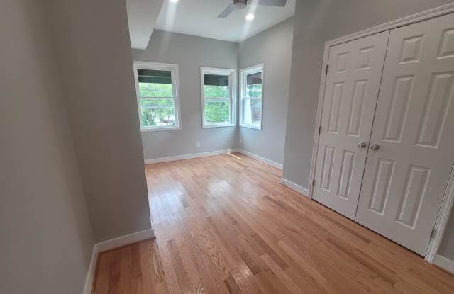 2901 N Calvert Street - 2 photos photos