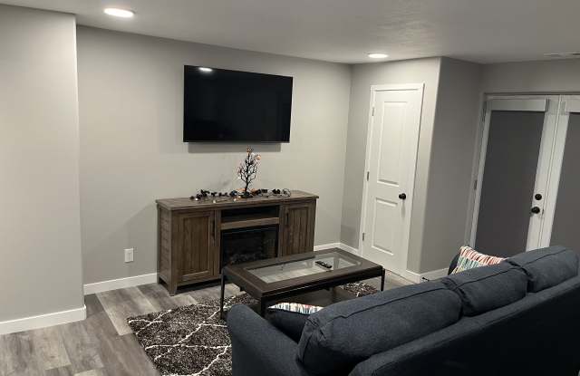 328 South 1150 East photos photos