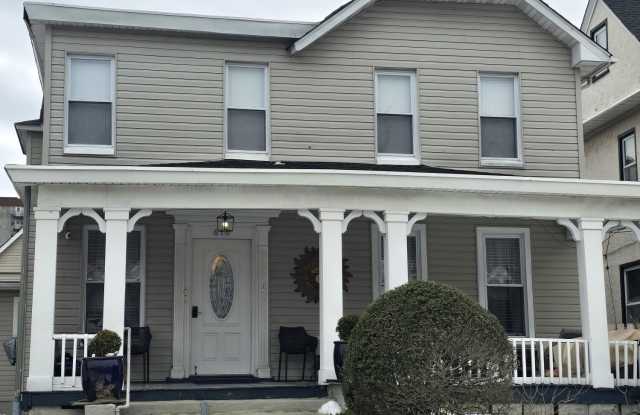 610 1st Avenue unit: 3 photos photos