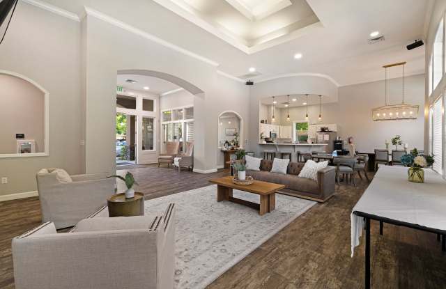 Sterling Oaks Luxury Apartments Gallery 3