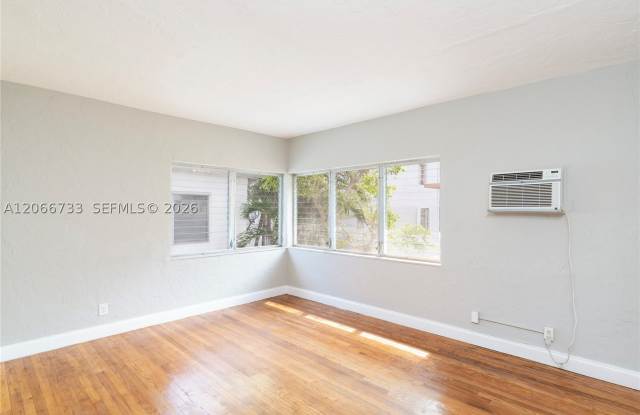 7635 Dickens Ave Gallery 2