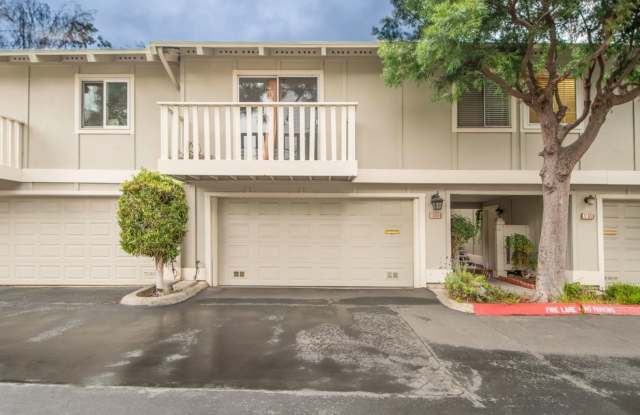 Beautiful Townhome in Northpoint Community in Cupertino! - 10999 Northshore Square, Cupertino, CA 95014