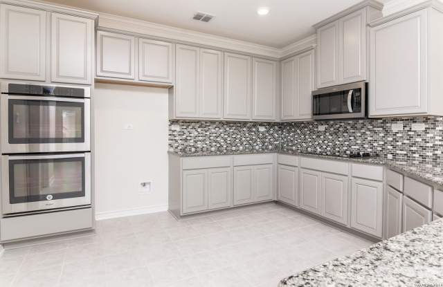 509 Landmark Bluff Gallery 2