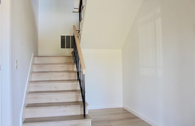 3220 Carolwood Lane Gallery 2