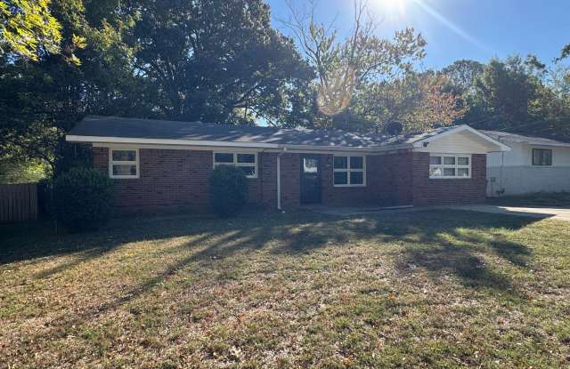 Updated 3 Bed / 1.5 Bath with Bonus Room! Gallery 3