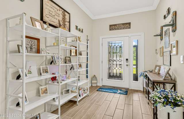 6691 Cameo Drive Gallery 4