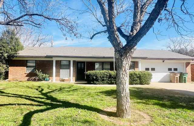 234 Nottingham Trail - 234 Nottingham Trail, San Angelo, TX 76901