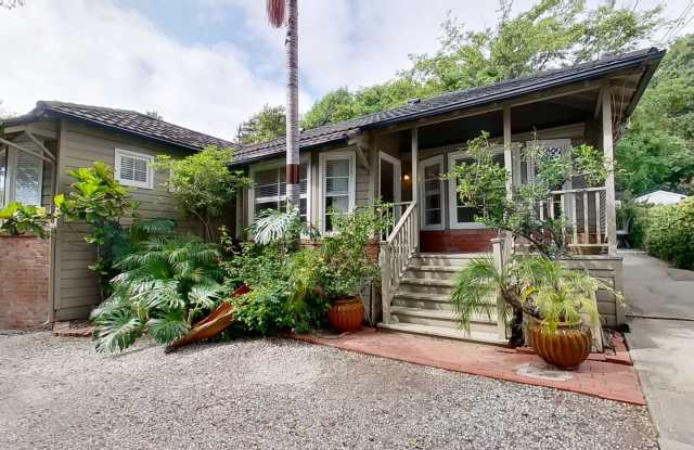 Stunning 2 bed / 2 bath Home with hot tub on Foothill! photos photos