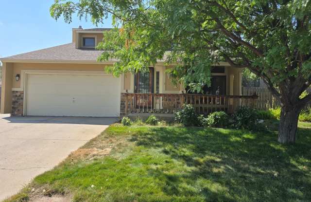 3 Bed 1.5 Bath Contemporary Two Story on Corner Lot Gallery 1