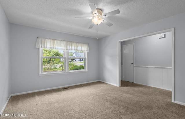 4303 Country Club Road Gallery 4