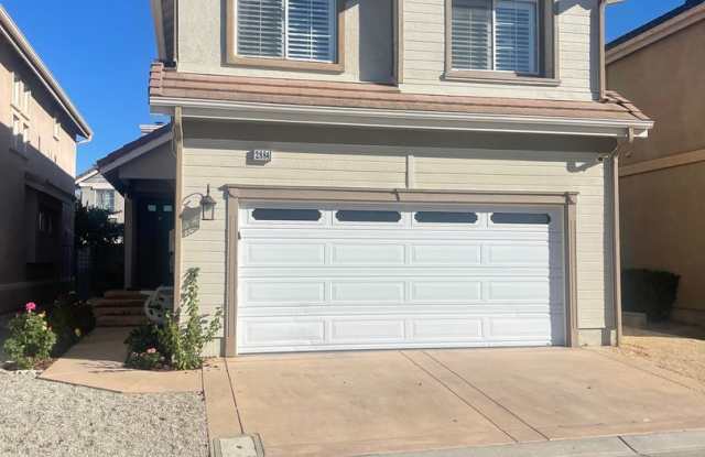 Charming 3 Bedroom 2.5 bath Home in gated community in Thousand Oaks! Gallery 3
