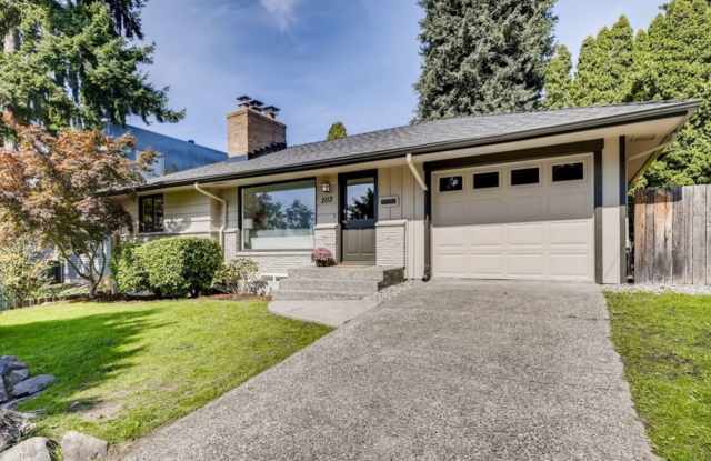 3Bd/1.75Ba Seattle House - 102 Northwest 43rd Street, Seattle, WA 98107