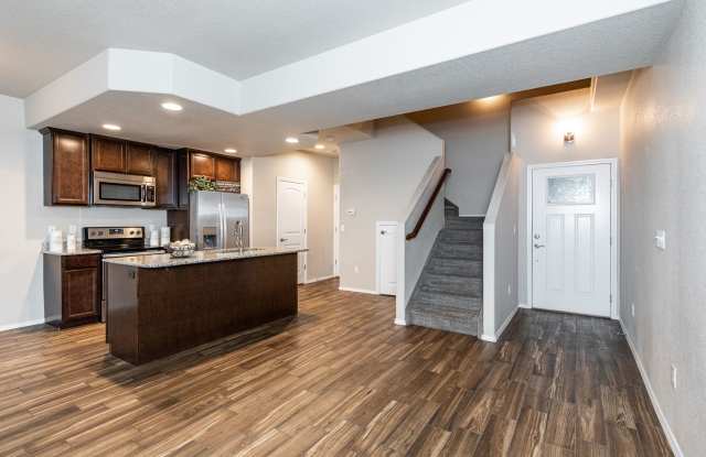 Centrally Located End Unit 3 Bed Townhouse in D20 photos photos Centrally Located End Unit 3 Bed Townhouse in D20 photos photos