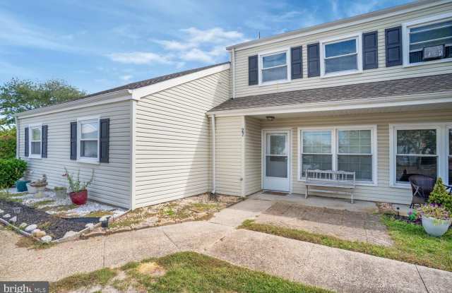 27 MEDITERRANEAN Court - 27 Mediterranean Court, Ocean County, NJ 08005