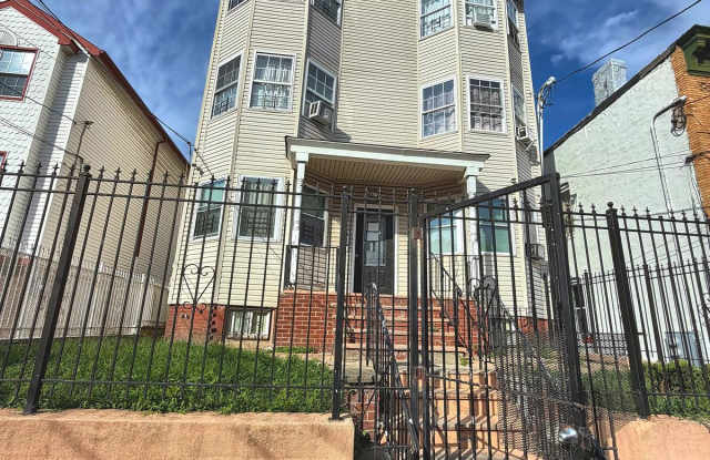 132 Wilkinson Avenue Gallery 4