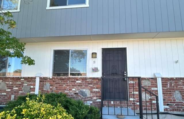 1410 E 9th Street unit: 11 photos photos