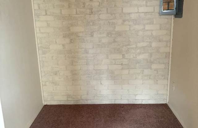 1106 N Sam Rayburn Fwy Gallery 4