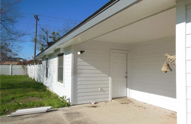 1830 Coffee Road Gallery 2