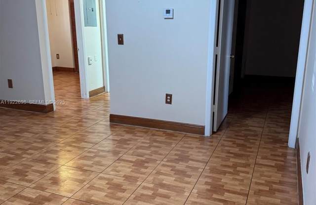 8013 Lake Dr photos photos