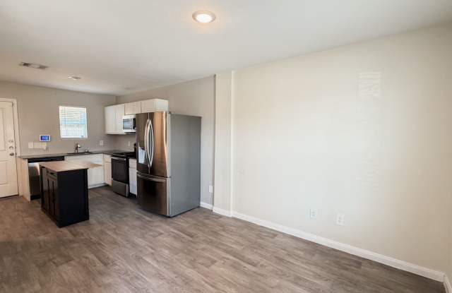 Affordable Conroe Rental Home with Practical Living Space Gallery 4