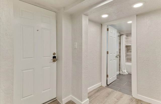 Newly Remodeled 3 Bed Apartment in Downtown Salt Lake City!!! Gallery 3