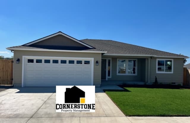 2820 Orrin Drive - 2820 Orrin Drive, Medford, OR 97501
