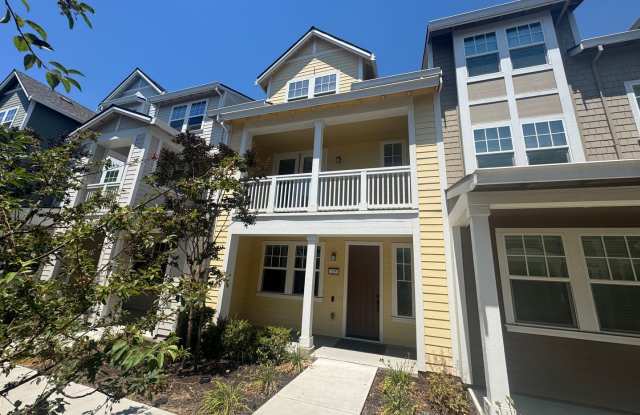 Beautiful 3 bed 2.5 bath Townhouse in Mountain View. This is a must see. photos photos