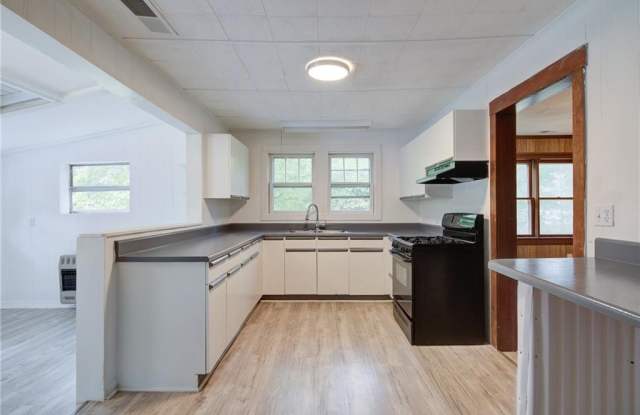 7985 Midway Road Gallery 4