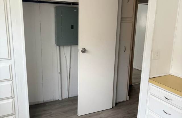 Charming 2BR in Jacksonville Gallery 3