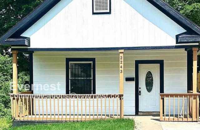 2243 Spruce Avenue photos photos