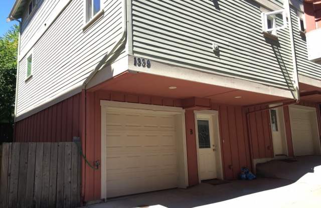 Spacious Townhouse for Rent – Minutes from Downtown! photos photos