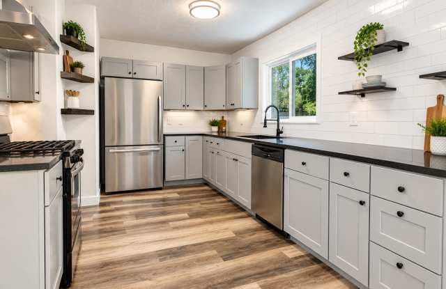 3 BED/ 1 BATH IN REDDING, CA Gallery 1