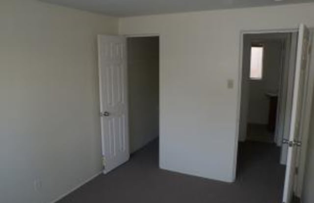 1143 Akron Street Gallery 4