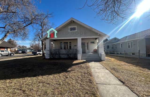 Charming 4 Bedroom, 2 Bath House for Rent with Unfenced Yard photos photos