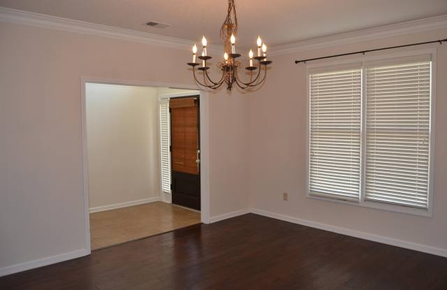 4899 WHITE PASS Dr Gallery 3