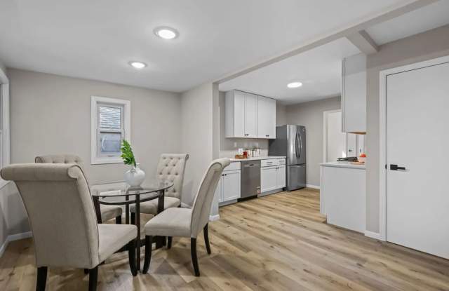 Spacious *4Bed*2 Bath over 1595 Sq Ft. Great location Avail NOW! Gallery 3