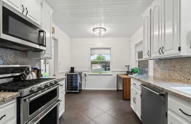 2450 Bonnie Brae Gallery 4