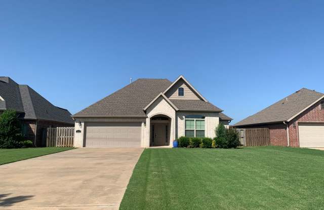 Large 3Bedroom 2 Bathroom for Rent in Bentonville! - 504 Southwest Milestone Road, Bentonville, AR 72712