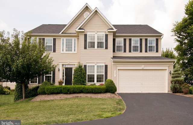 405 LYNNEHAVEN DRIVE - 405 Lynnehaven Drive, Frederick County, VA 22602