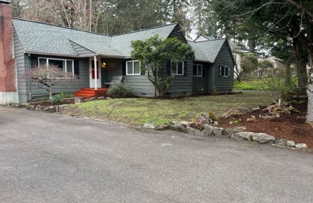 Charming one level 2 bedroom 1 bath house in SW Portland- AVAILABLE NOW photos photos
