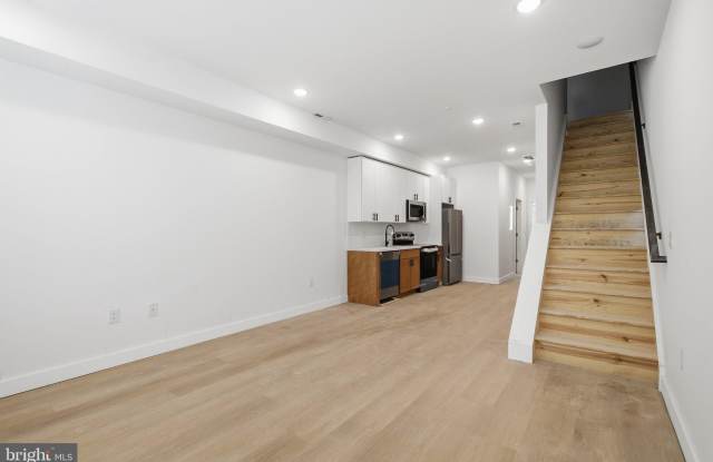1542 W YORK Street Gallery 3