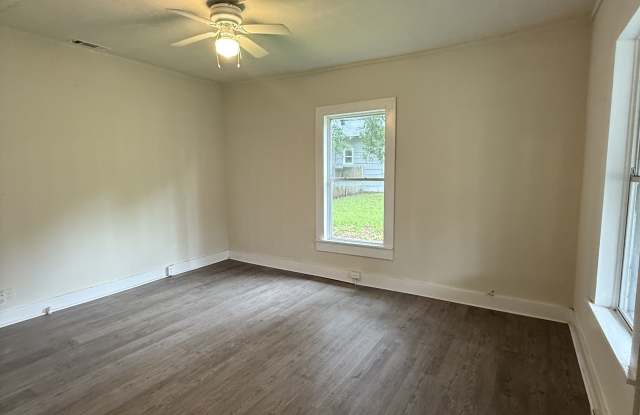 5606 Avenue K Gallery 4