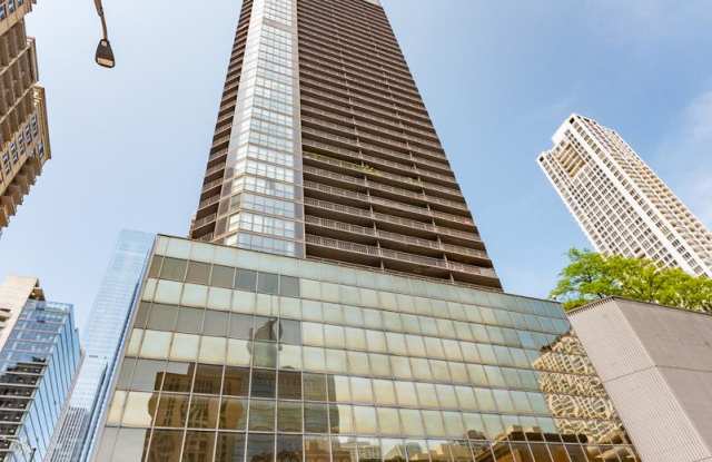 10 E Ontario St - 10 East Ontario Street, Chicago, IL 60611 10 E Ontario St - 10 East Ontario Street, Chicago, IL 60611