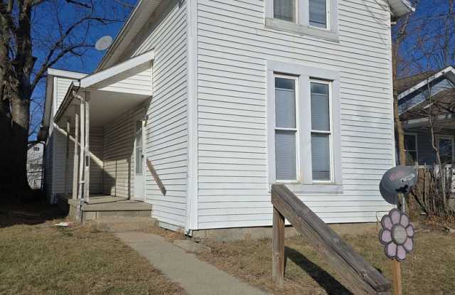 Update Spacious Home Near DownTown photos photos