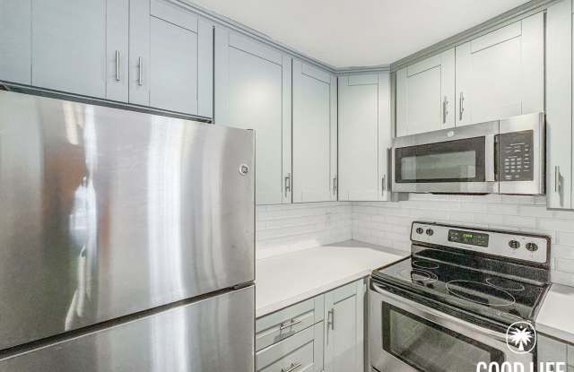 SD: 2BD/2BA Condo in UTC with Reserved Parking, Covered Balcony & In-Unit Laundry photos photos