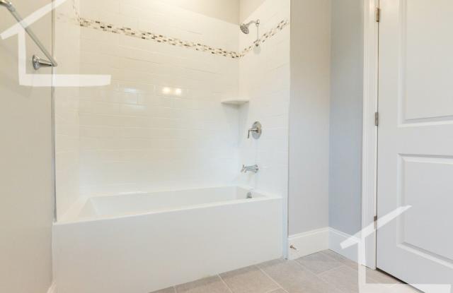 Charming 4 Bedroom Duplex-No Broker Fee photos photos