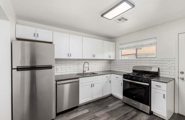 Two Bedroom with Washer/dryer! - 4 Weeks of Free Rent! photos photos
