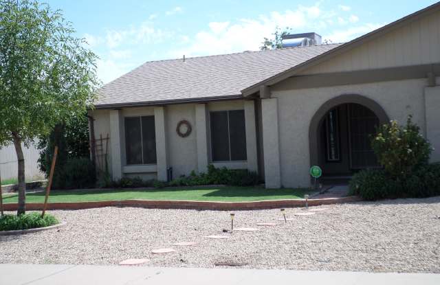 1123 W MANHATTON Drive Gallery 3