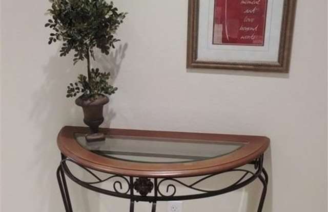 5076 Annunciation Cir Gallery 4