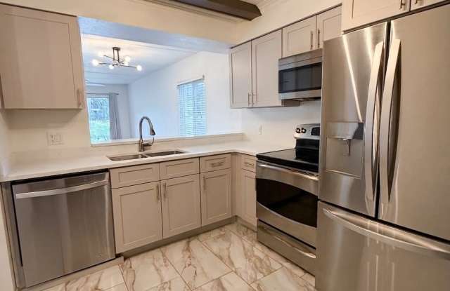 4410 White Pine Avenue Gallery 2